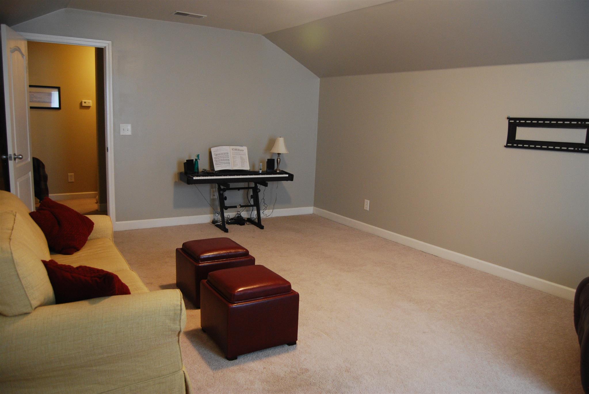 6003 Chickadee Circle Spring Hill, TN 37174 - Photo 18 of 23 a living room with furniture