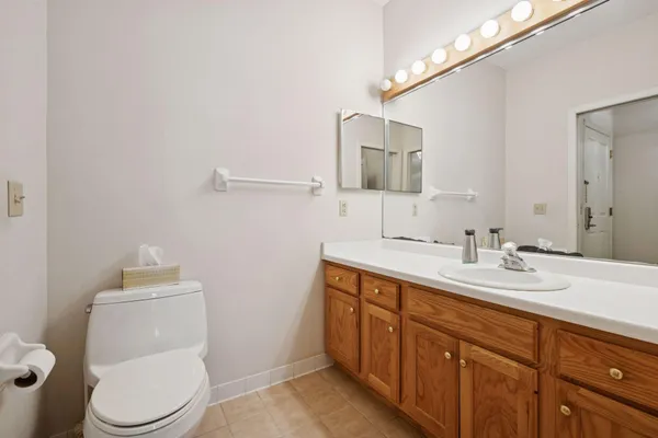 $199,900 | 7420 Edinborough Way, Unit 6106, Edina, MN 55435