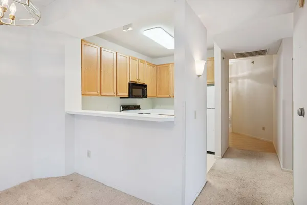 $199,900 | 7420 Edinborough Way, Unit 6106, Edina, MN 55435