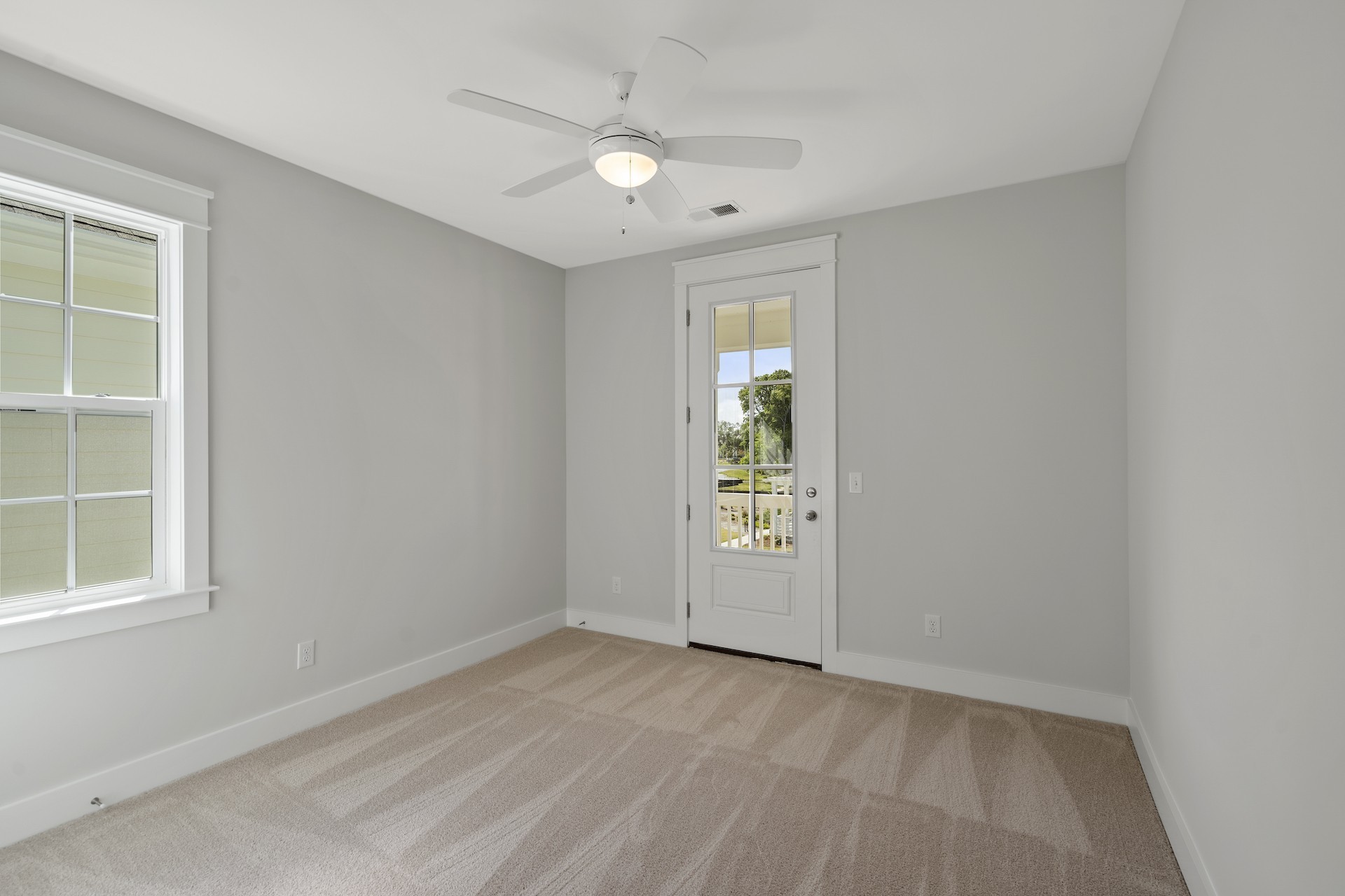 463 Dewar Drive Franklin, TN 37064 - Photo 27 of 31 an empty room with windows and closet