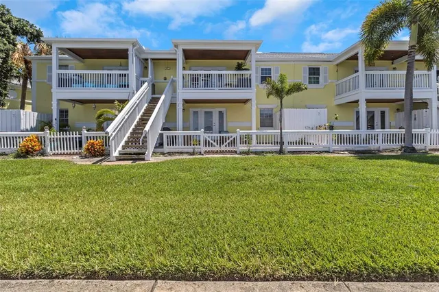 $259,000 | 105 Pompano Drive Southeast, Unit A, St. Petersburg, FL 33705