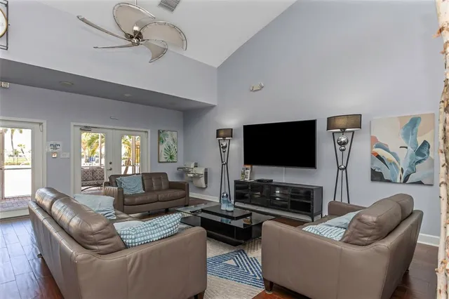 $259,000 | 105 Pompano Drive Southeast, Unit A, St. Petersburg, FL 33705