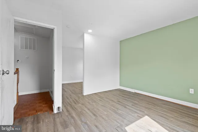 $299,900 | 571 West Diamond Avenue, Unit 40, Gaithersburg, MD 20877