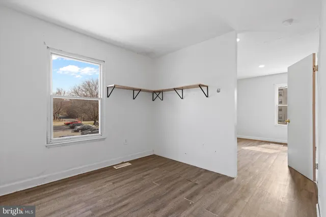 $299,900 | 571 West Diamond Avenue, Unit 40, Gaithersburg, MD 20877