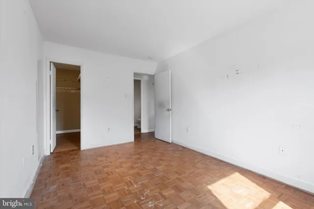 $299,900 | 571 West Diamond Avenue, Unit 40, Gaithersburg, MD 20877