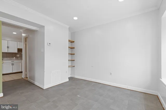 $299,900 | 571 West Diamond Avenue, Unit 40, Gaithersburg, MD 20877