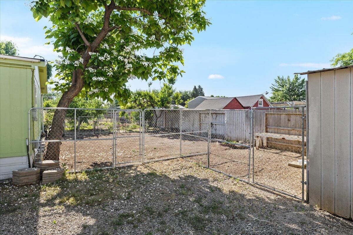 1641 Gibbon Road Central Point, OR 97502 - Photo 11 of 30 09-CI_1439