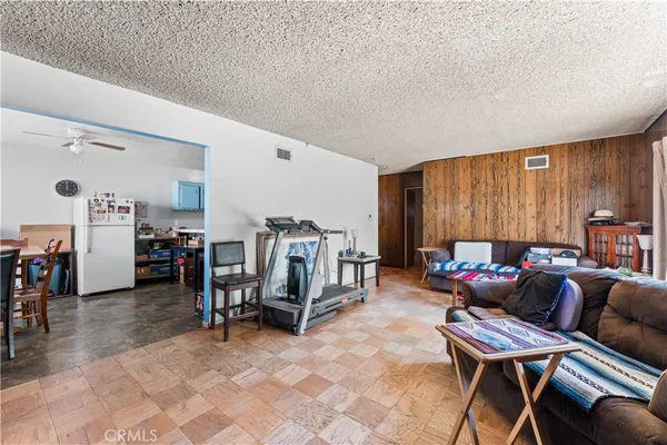 $610,000 | 13525 Simshaw Avenue, Sylmar, CA 91342