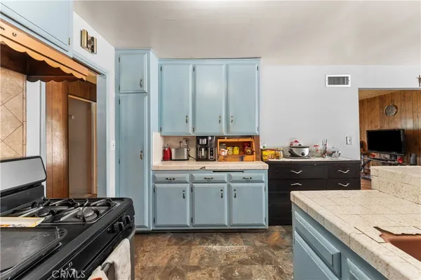 $610,000 | 13525 Simshaw Avenue, Sylmar, CA 91342