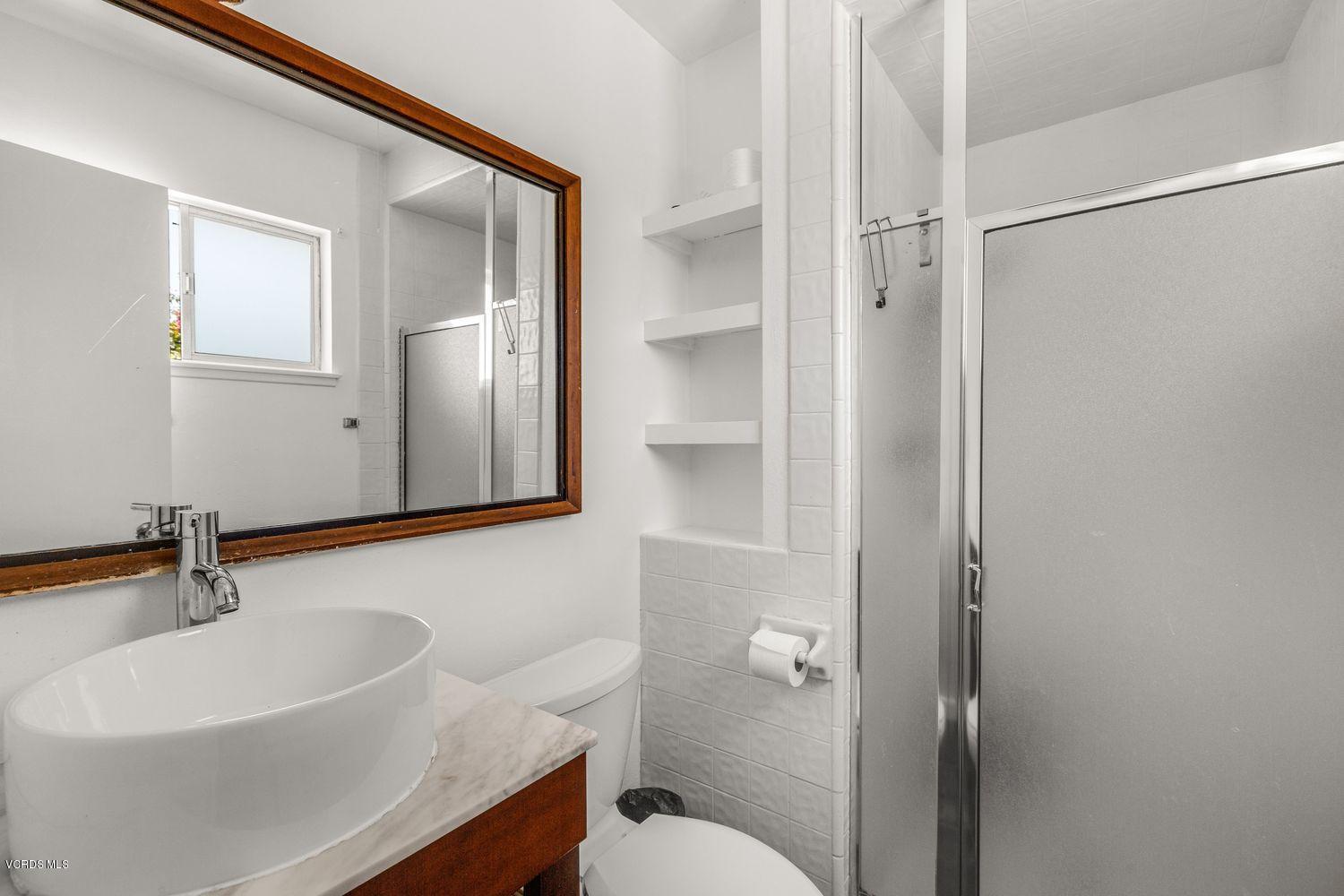 656 Oleander Court Oxnard, CA 93033 - Photo 13 of 20 013_656-oleander-ct-oxnard-ca-usa-015