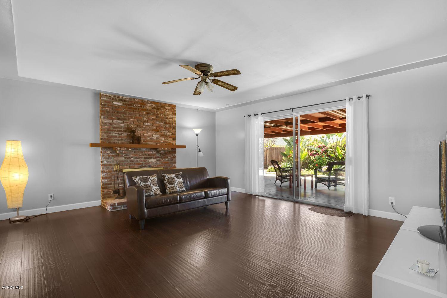 656 Oleander Court Oxnard, CA 93033 - Photo 8 of 20 008_656-oleander-ct-oxnard-ca-usa-011