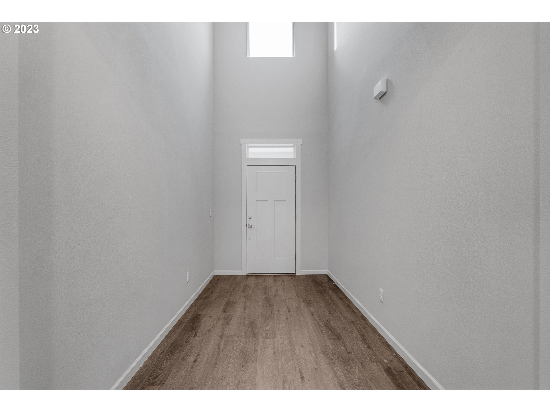 908 South 29th Court Ridgefield, WA 98642 - Photo 3 of 24 a view of an empty room