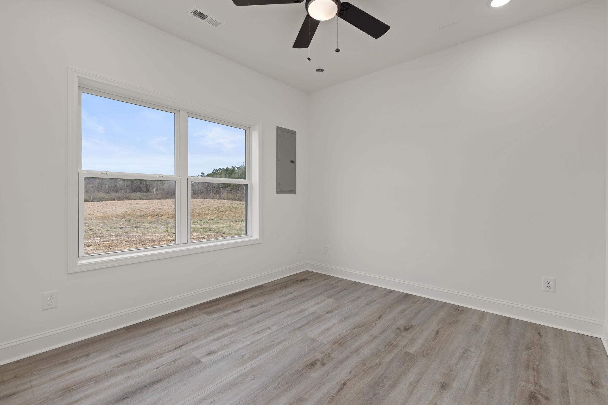 458 County Road 514 Rienzi, MS 38865 - Photo 14 of 34 an empty room with a window