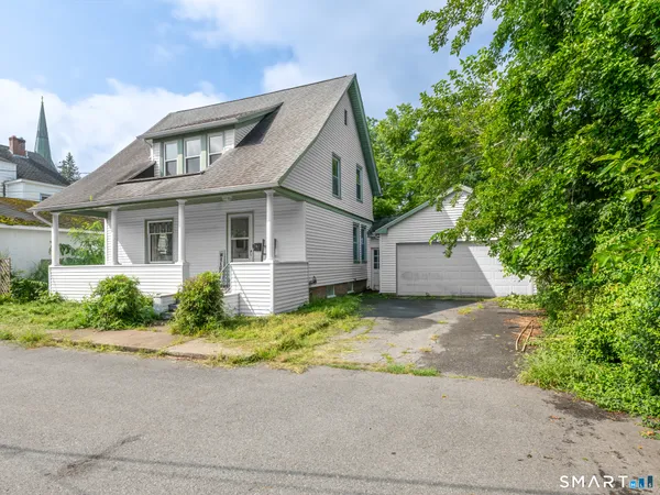 $279,900 | 6 Francis Place, Norwich, CT 06360
