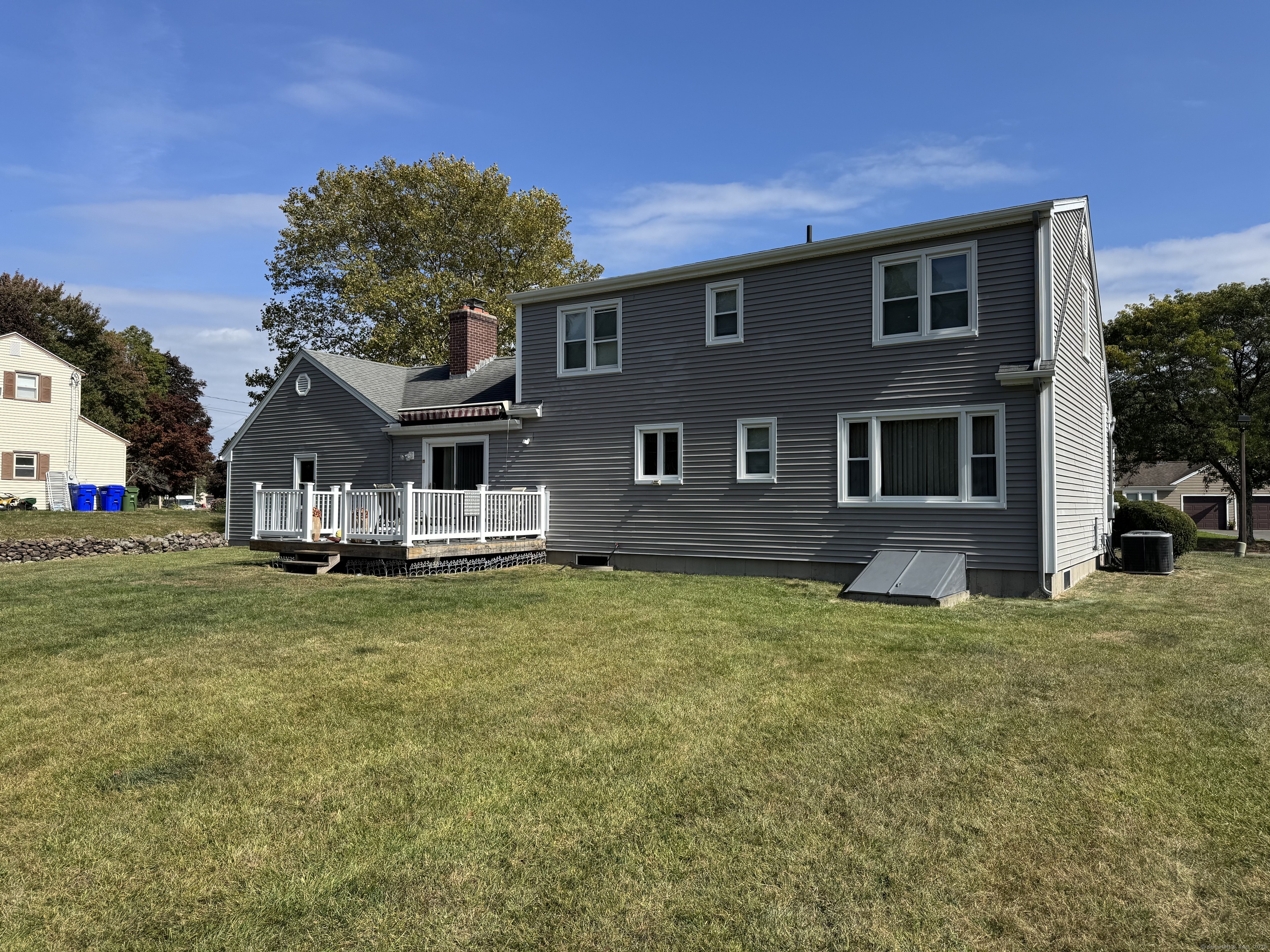 67 Royal Oak Circle Meriden, CT 06450 - Photo 4 of 25 a house view with a garden space