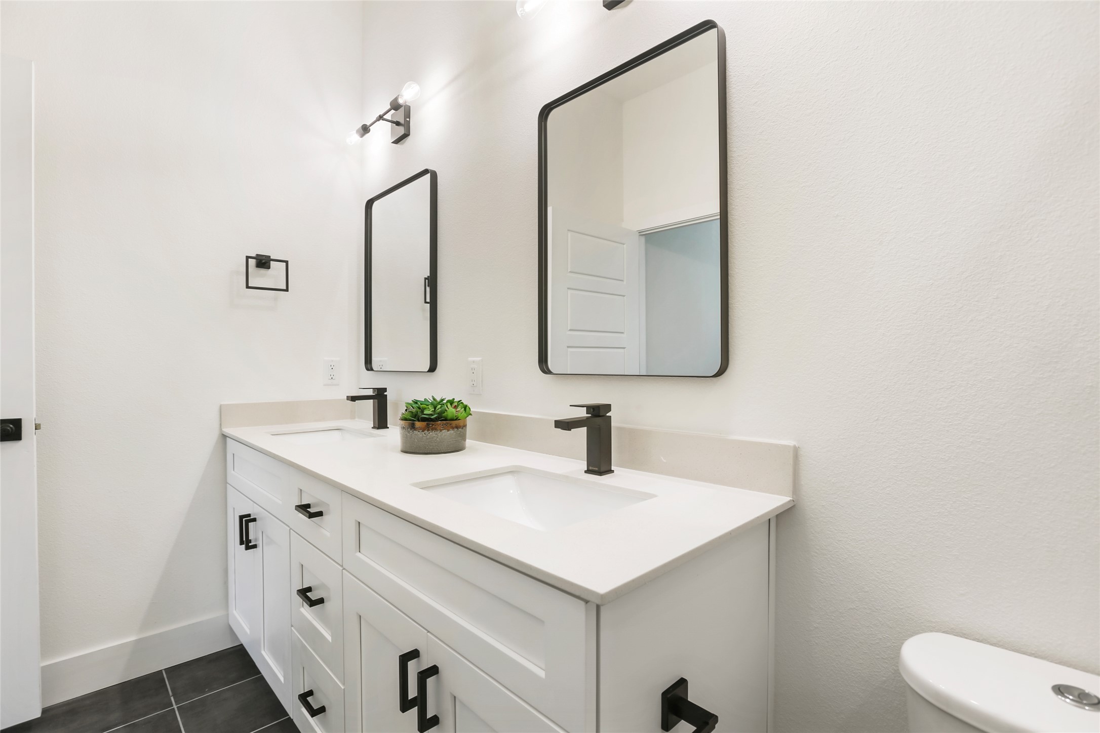 1811 Webberville Road, Unit 1209 Austin, TX 78721 - Photo 18 of 27