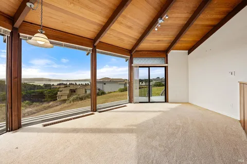 $1,600,000 | 190 Starboard Court, Bodega Bay, CA 94923