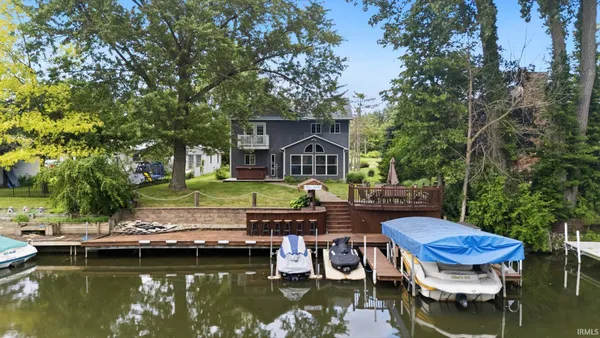 $574,900 | 11357 North Memorial Parkway, Cromwell, IN 46732