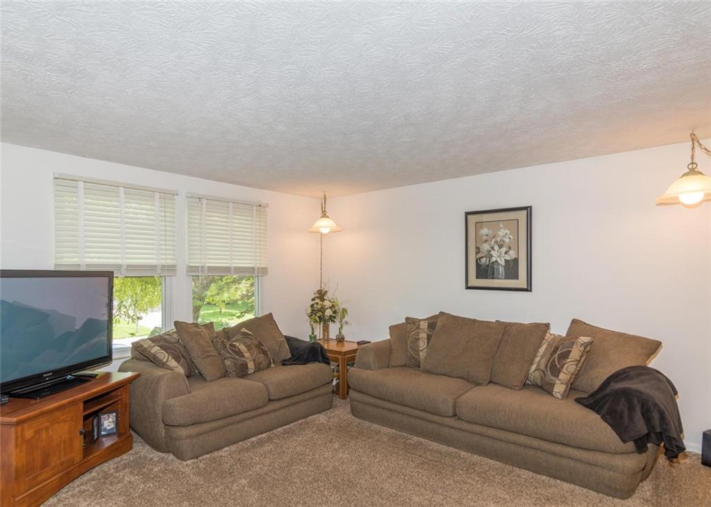8506 Castle Farms Road Indianapolis, IN 46256 - Photo 4 of 21 Gallery Image 4