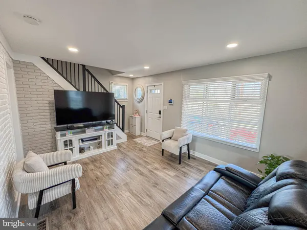 $270,000 | 110 East Madison Street, Paulsboro, NJ 08066