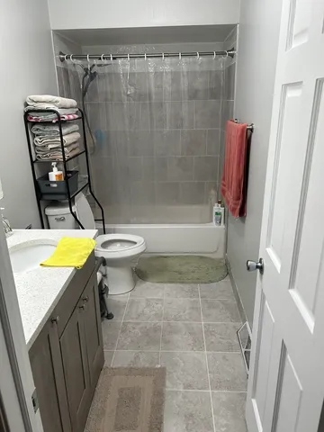 $1,700 | 557 East Division Street, Unit 4, Lockport, IL 60441