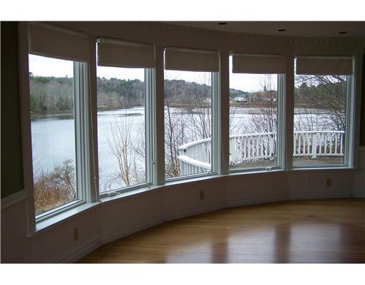 50 Robbins Road Belfast, ME 04915 - Photo 5 of 20 Living Room....