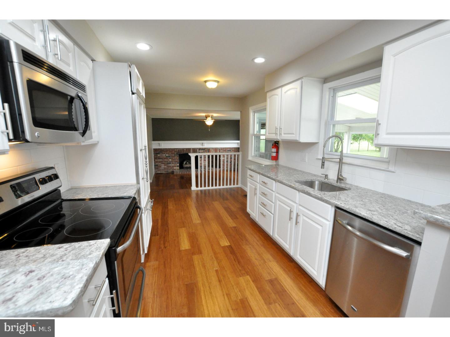 905 Waterford Drive Riverside, NJ 08075 - Photo 3 of 23