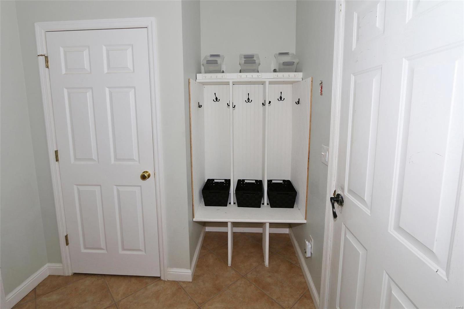 3522 Douglas Road Florissant, MO 63034 - Photo 18 of 44 Gallery Image 18