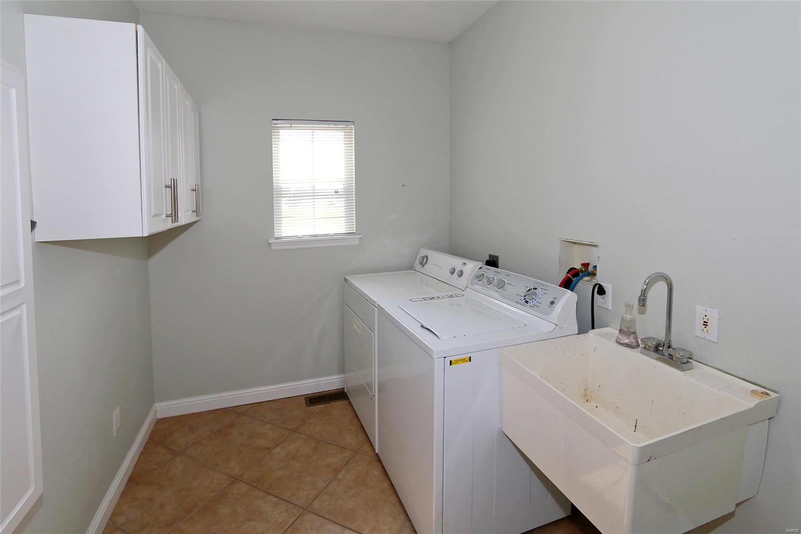 3522 Douglas Road Florissant, MO 63034 - Photo 19 of 44 Gallery Image 19