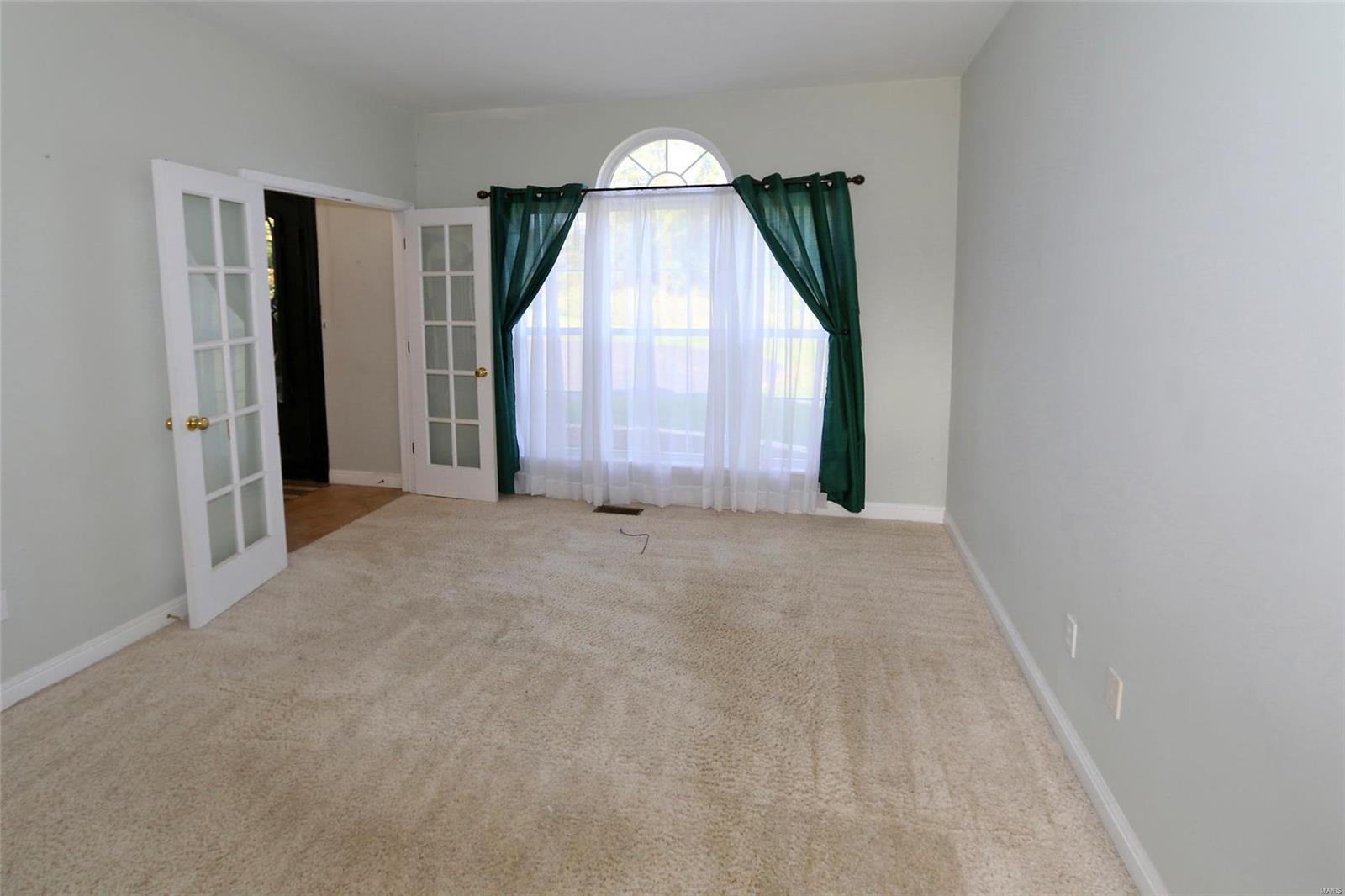 3522 Douglas Road Florissant, MO 63034 - Photo 21 of 44 Gallery Image 21