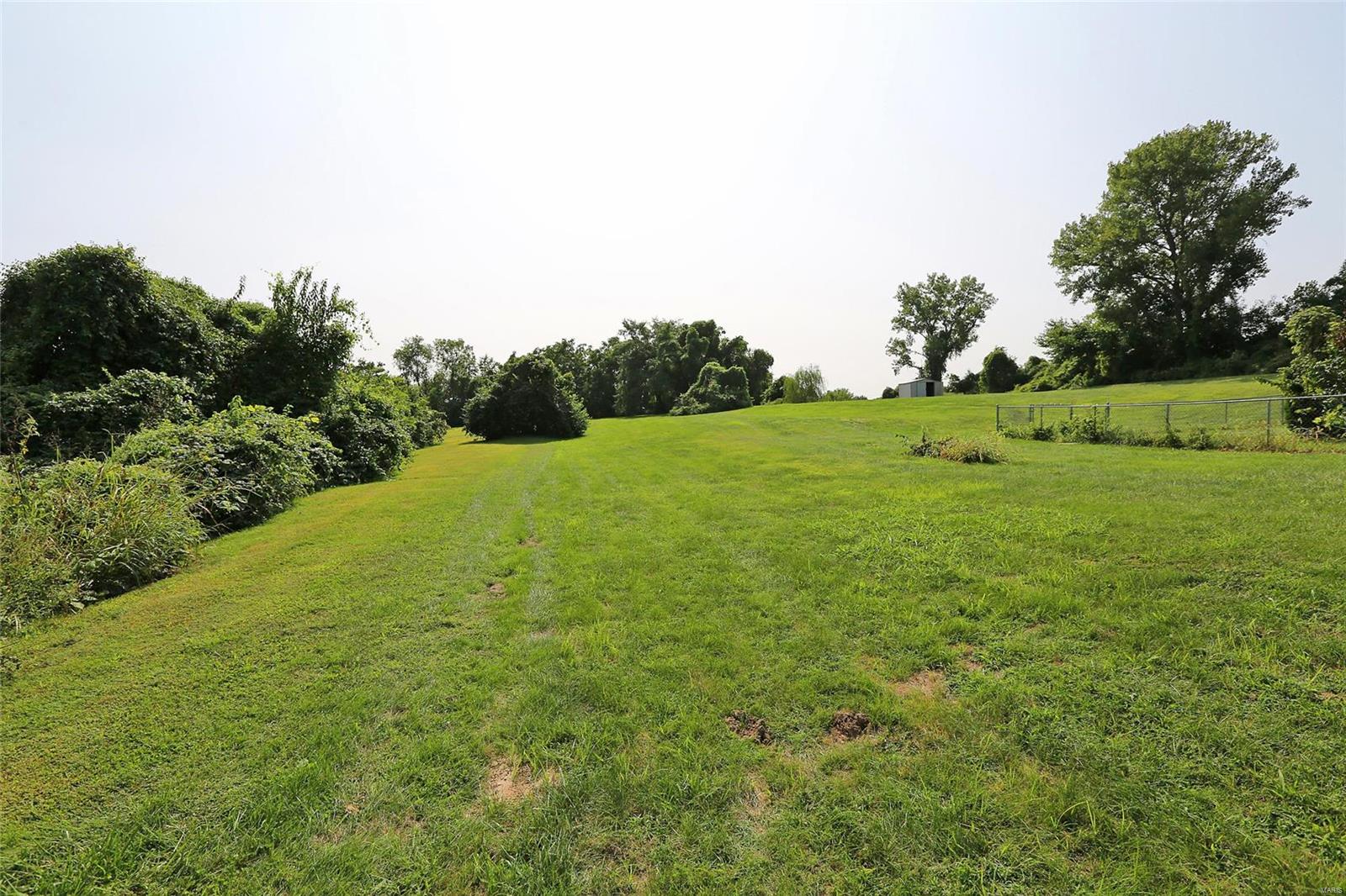 3522 Douglas Road Florissant, MO 63034 - Photo 40 of 44 Gallery Image 40