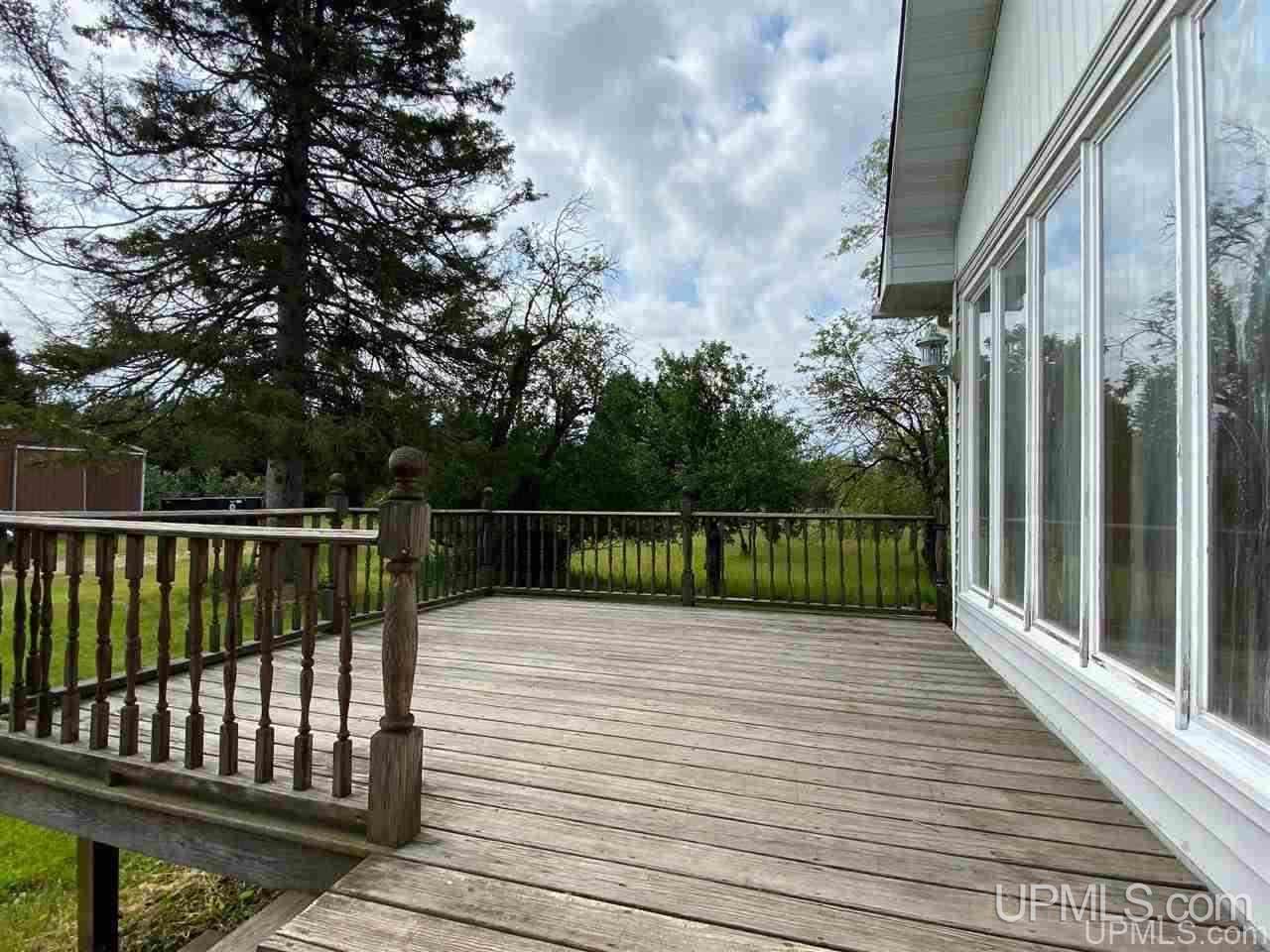 1924 East Maple Ridge Road Rock, MI 49880 - Photo 2 of 21