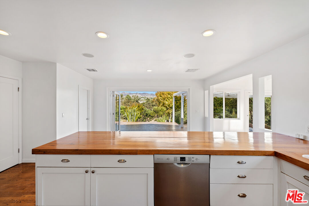 6644 Wildlife Road Malibu, CA 90265 - Photo 13 of 38
