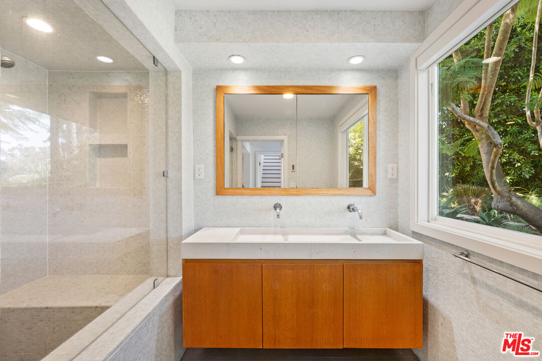 6644 Wildlife Road Malibu, CA 90265 - Photo 20 of 38