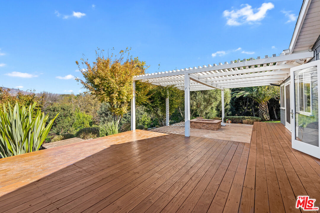 6644 Wildlife Road Malibu, CA 90265 - Photo 2 of 38