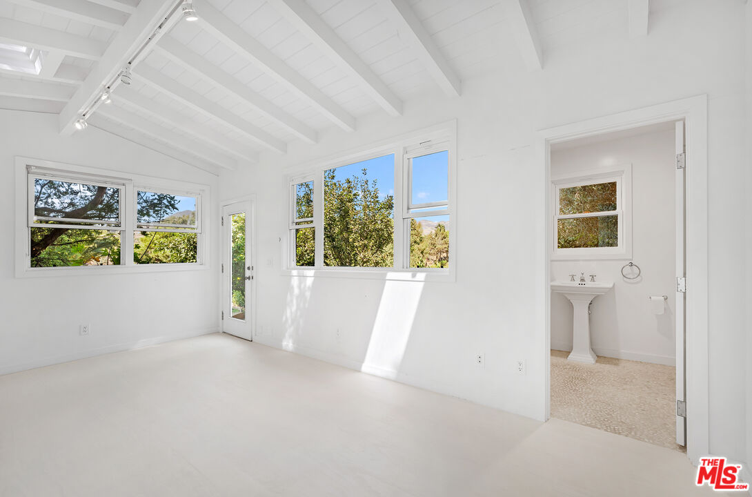6644 Wildlife Road Malibu, CA 90265 - Photo 29 of 38