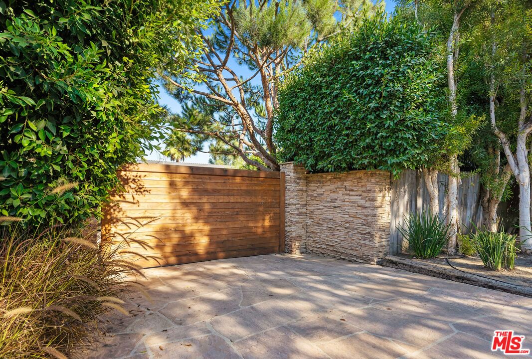 6644 Wildlife Road Malibu, CA 90265 - Photo 35 of 38