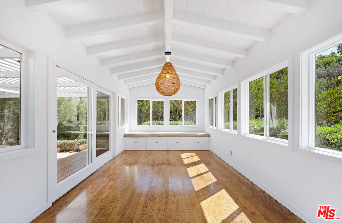 6644 Wildlife Road Malibu, CA 90265 - Photo 4 of 38