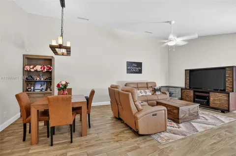 $375,000 | 102 Sun Terrace Court, Palm Beach Gardens, FL 33403