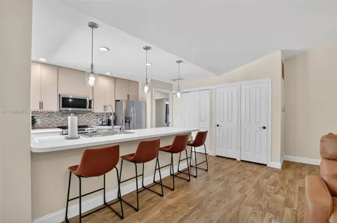 $375,000 | 102 Sun Terrace Court, Palm Beach Gardens, FL 33403