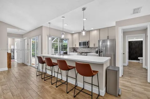 $375,000 | 102 Sun Terrace Court, Palm Beach Gardens, FL 33403