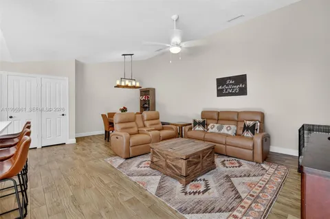 $375,000 | 102 Sun Terrace Court, Palm Beach Gardens, FL 33403