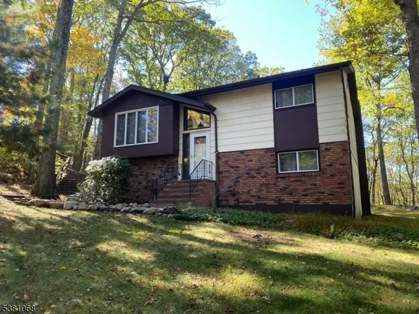 $2,950 | 13 Loyola Court, Hopatcong, NJ 07843