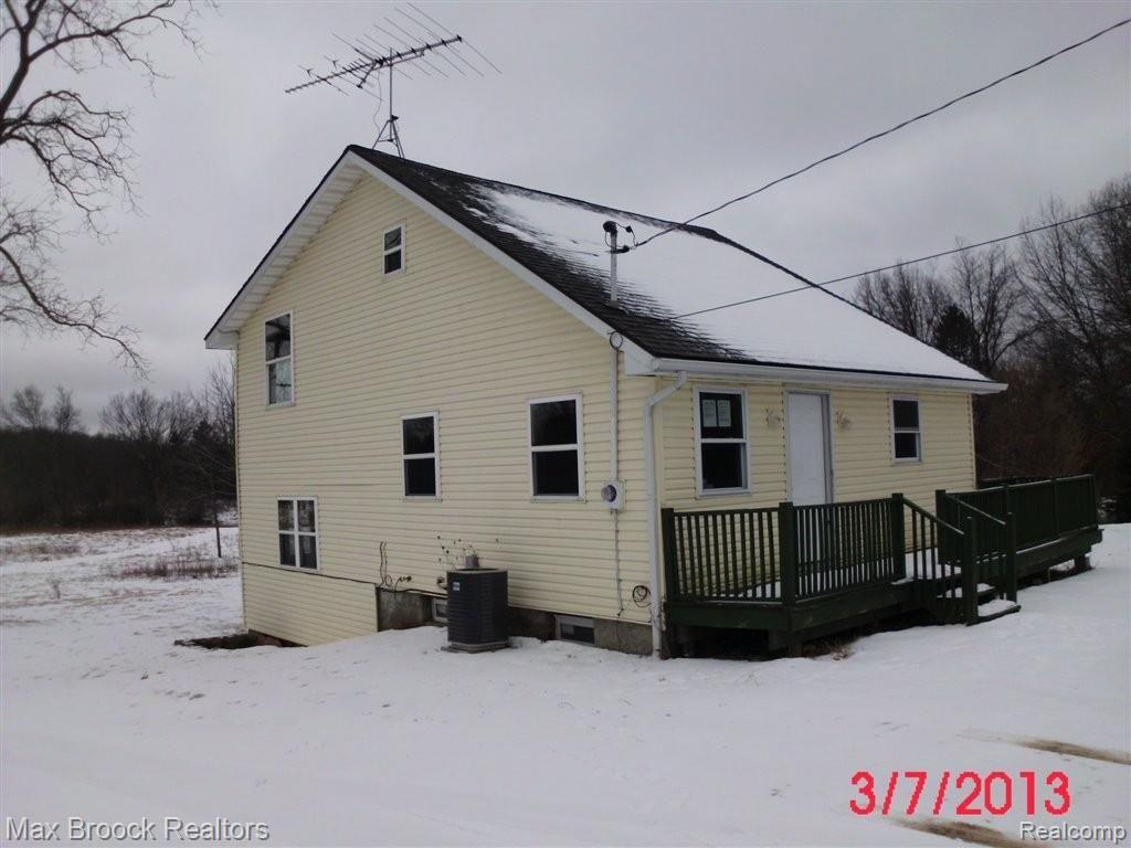 7398 Buckell Lake Road Holly, MI 48442 - Photo 2 of 4 Side.JPG