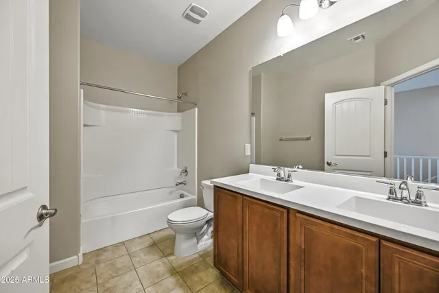 $1,995 | 1367 South Country Club Drive, Unit 1104, Mesa, AZ 85210