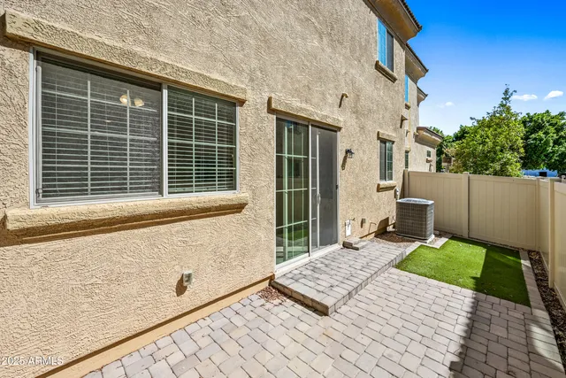 $1,995 | 1367 South Country Club Drive, Unit 1104, Mesa, AZ 85210