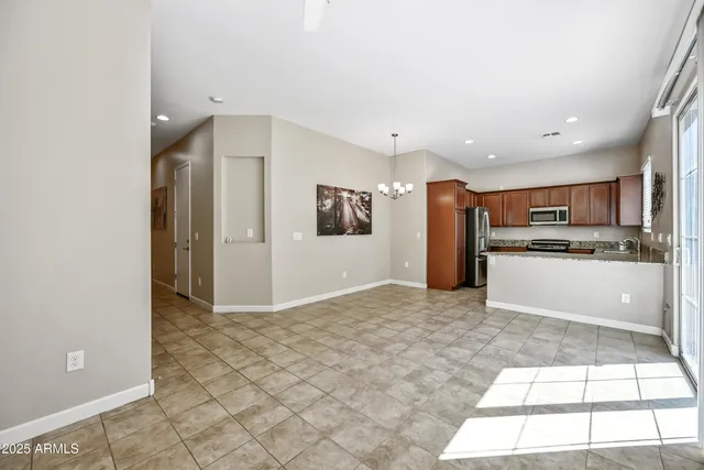 $1,995 | 1367 South Country Club Drive, Unit 1104, Mesa, AZ 85210