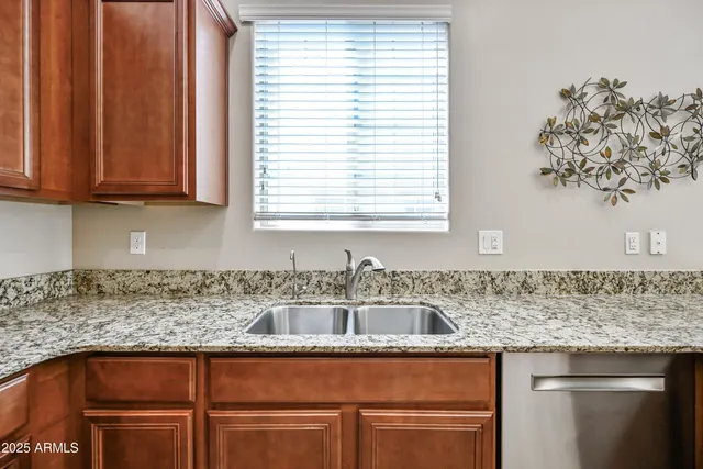 $1,995 | 1367 South Country Club Drive, Unit 1104, Mesa, AZ 85210