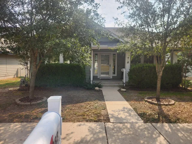 $1,895 | 5383 Hartson, Kyle, TX 78640