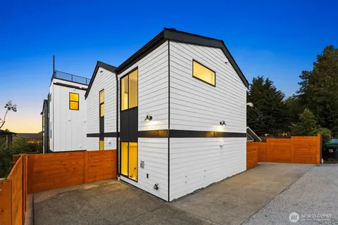 $675,000 | 5923 32nd Avenue Southwest, Seattle, WA 98126